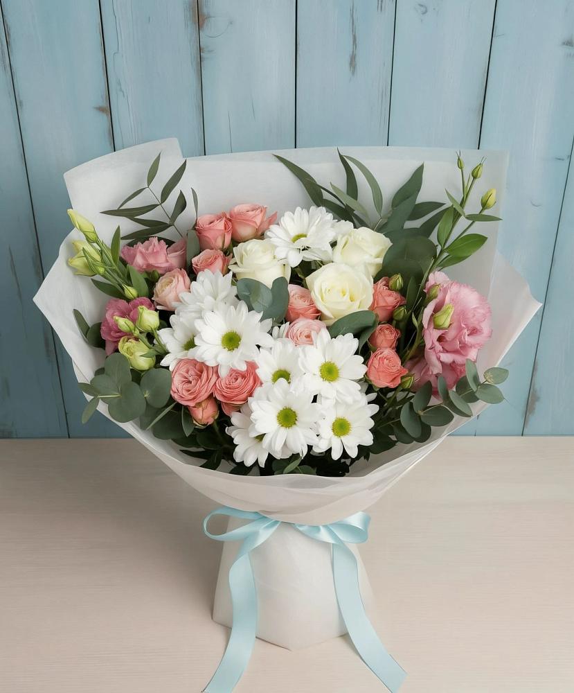 Букет цветов из: Розы, Лизиантусы и Хризантемы в Лесной Свердловской области