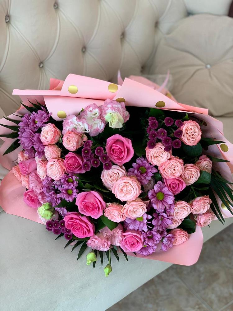 Букет цветов из: Хризантемы, Розы и Лизиантусы в Лесной Свердловской области