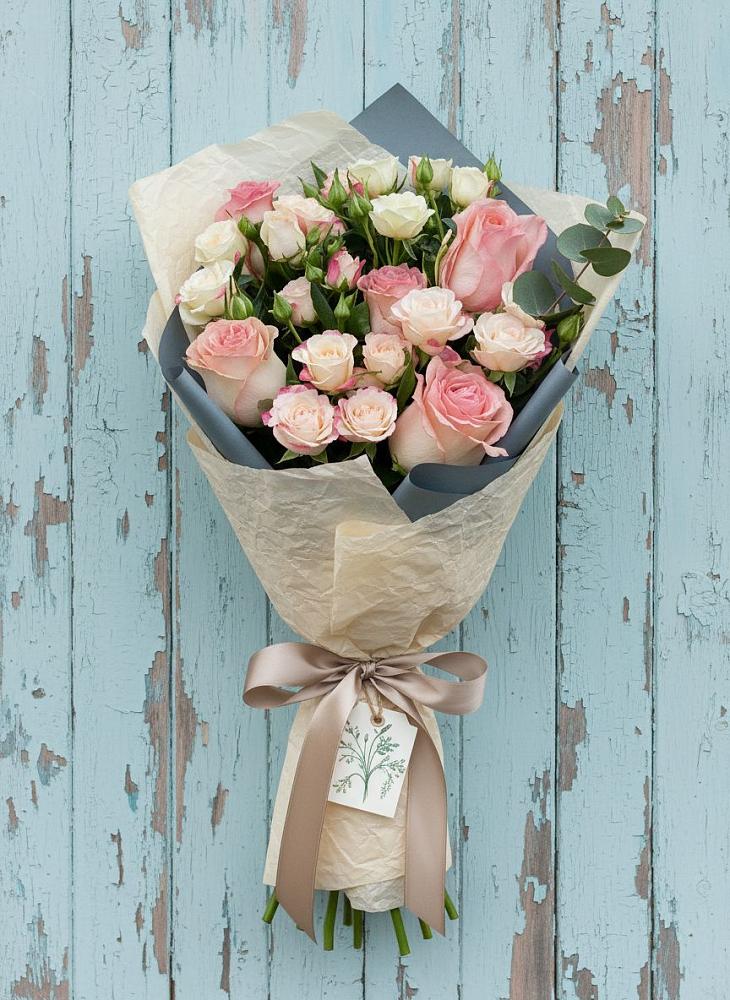 Букет цветов из: Розы в Лесной Свердловской области