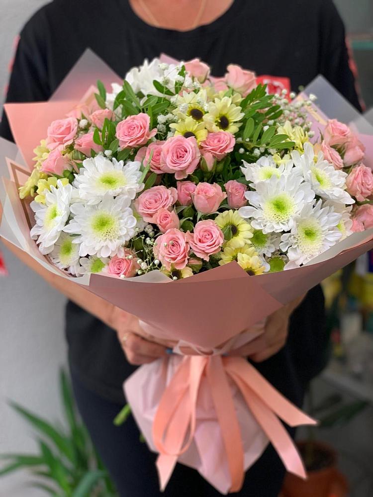 Букет цветов из: Розы и Хризантемы в Лесной Свердловской области
