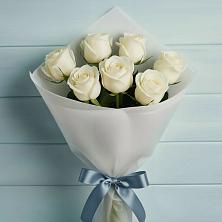 Букет 7 Белых роз Эдлесс Лав в Лесной Свердловской области