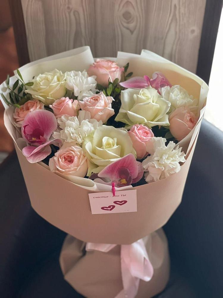 Букет цветов из: Орхидеи, Розы и Гвоздики в Лесной Свердловской области