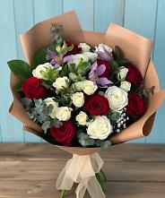Букет цветов из:  Розы и Альстромерии в Лесной Свердловской области