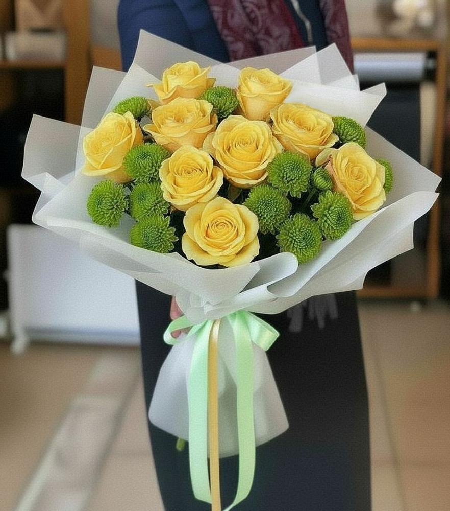 Букет цветов из: Хризантемы и Розы в Лесной Свердловской области