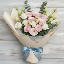 Букет цветов из:  Лизиантусы в Лесной Свердловской области