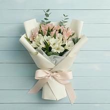 Букет цветов из:  Альстромерии в Лесной Свердловской области