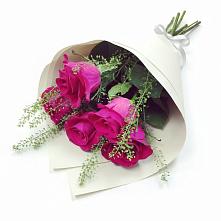 Букет цветов из:  Розы в Лесной Свердловской области