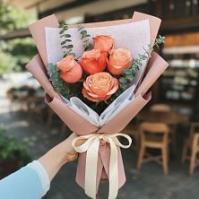 Букет цветов из:  Розы в Лесной Свердловской области