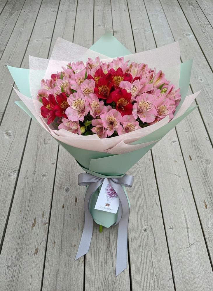 Букет цветов из: Альстромерии в Лесной Свердловской области