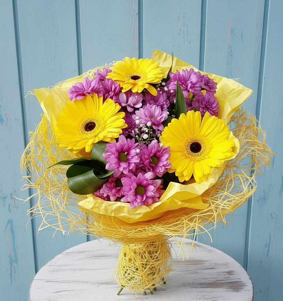 Букет цветов из: Хризантемы и Герберы в Лесной Свердловской области