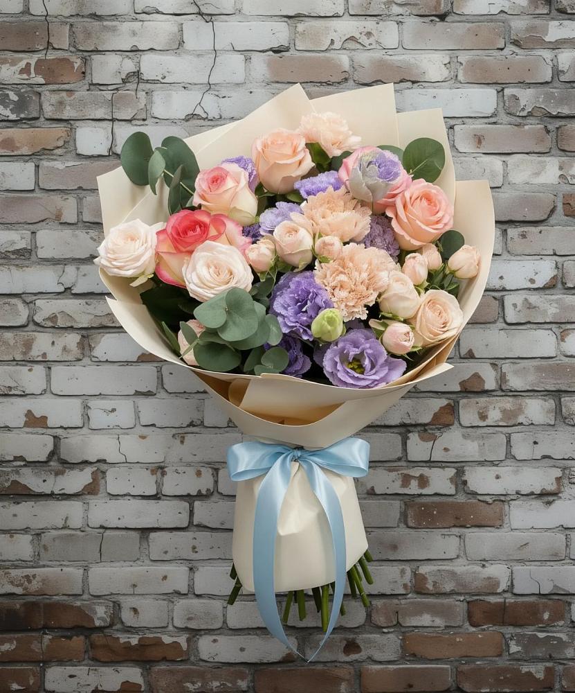 Букет цветов из: Розы, Лизиантусы и Гвоздики в Лесной Свердловской области