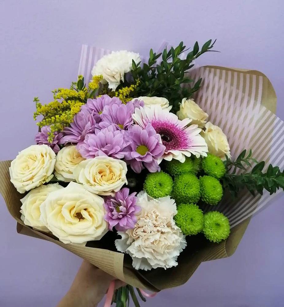 Букет цветов из: Хризантемы, Розы, Гвоздики и Герберы в Лесной Свердловской области