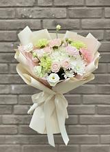Букет цветов из:  Гвоздики, Розы, Лизиантусы и Хризантемы #REPLACE_PRED# Лесной Свердловской области