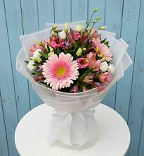 Букет цветов из:  Герберы, Альстромерии и Лизиантусы #REPLACE_PRED# Лесной Свердловской области