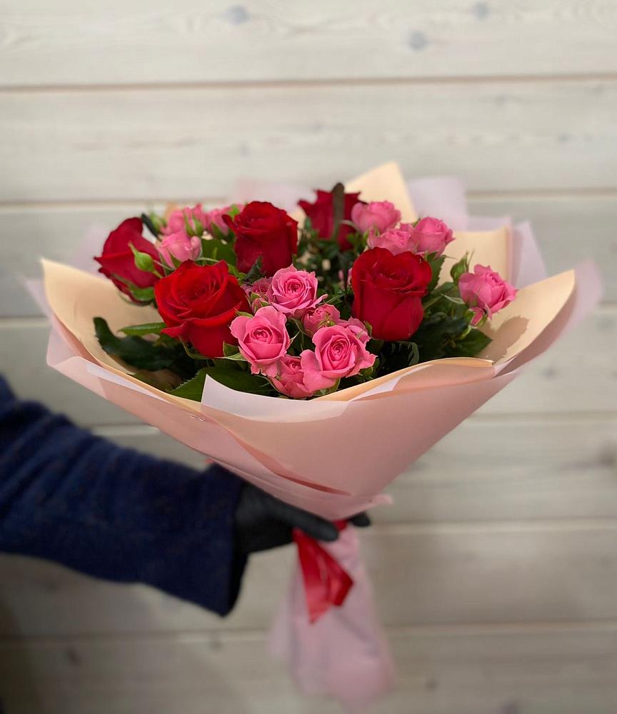 Букет цветов из: Розы в Лесной Свердловской области