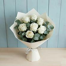 Букет Белые розы в Эвкалипте в Лесной Свердловской области