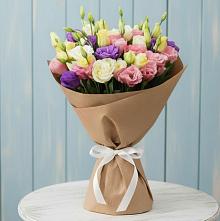 Букет цветов из:  Лизиантусы в Лесной Свердловской области